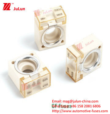 सुरक्षा वोल्टेज के साथ जलरोधक इलेक्ट्रिक वाहन फ्यूज