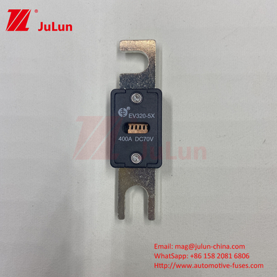 EV इलेक्ट्रिक वाहन फ्यूज बॉक्स 70VDC नामित वोल्टेज M6 बोल्ट प्रकार 250A EV320-5C