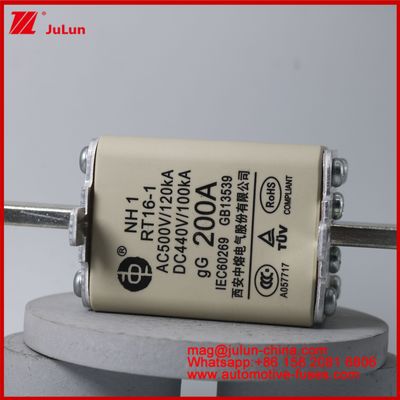 NH1 RT16-1 200A AC500V 120KA DC 440V 100KA ऑटोमोबाइल सिरेमिक ऑटो फ्यूज ब्लेड माउंट EV / HEV वाहन के लिए छोटा आकार उच्च रेटेड करंट शॉर्ट सर्किट सुरक्षा