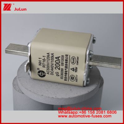 NH1 RT16-1 200A AC500V 120KA DC 440V 100KA ऑटोमोबाइल सिरेमिक ऑटो फ्यूज ब्लेड माउंट EV / HEV वाहन के लिए छोटा आकार उच्च रेटेड करंट शॉर्ट सर्किट सुरक्षा
