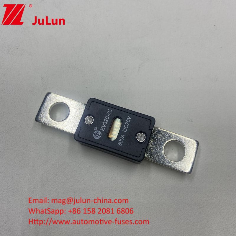 EV320-5C 150A 70VDC SINOFUSE ऑटोमोटिव फ्यूज अनुशंसित तंग टॉर्क 11-13N·m टिकाऊ विद्युत विशेषताओं के साथ M8 स्थापना के लिए