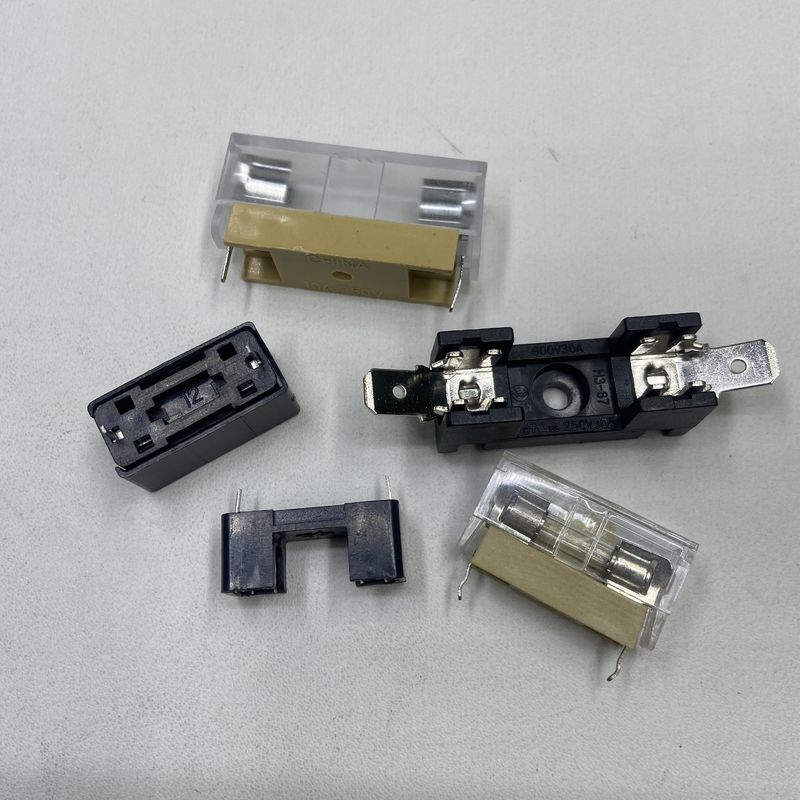 धारक फ्यूज 5*20mm अधिकतम वोल्टेज 10A 250VDC सिरेमिक फ्यूज 6x30mm पीसीबीए पर